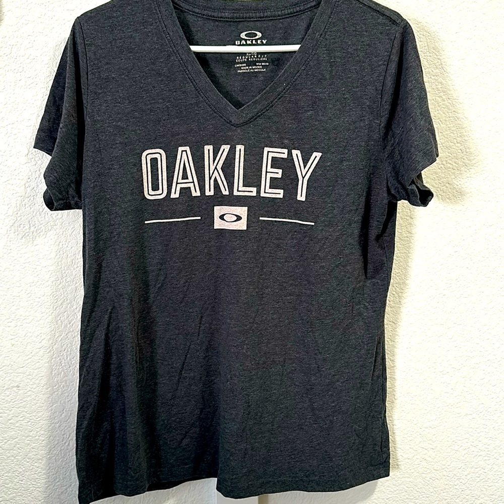 Women’s Oakley V Neck T Shirt